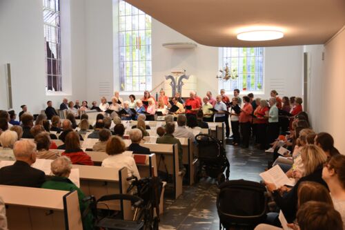 Zum 1. Projektchor fanden sich bereits viele zusammen.